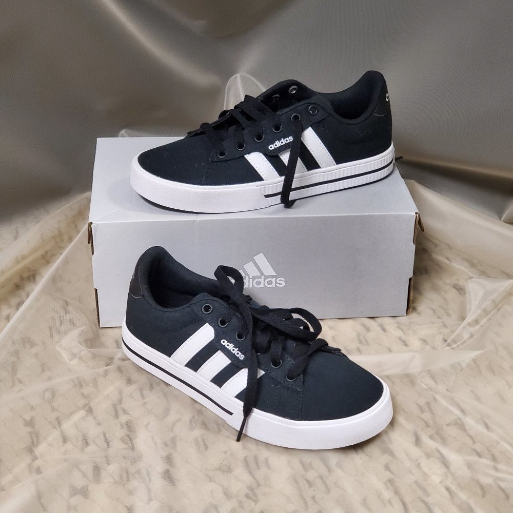 adidas Unisex-Child Daily 3.0 Skate Shoe (Black Size 3) NWOT